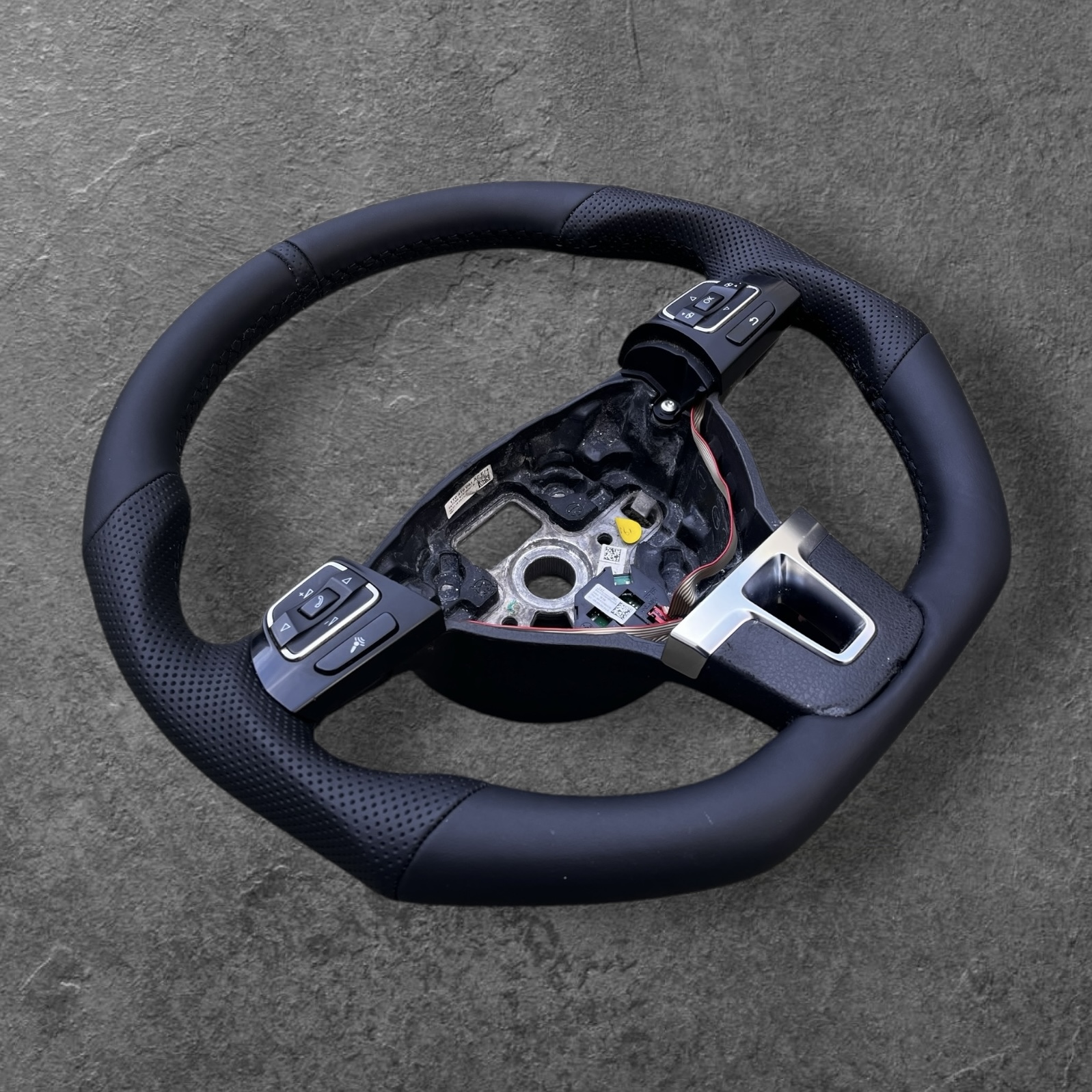 VW TIGUAN AMAROK JETTA - Image 3